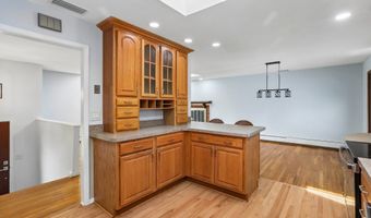 6 Sky Edge Ln, Bethel, CT 06801