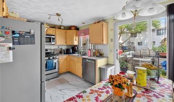 24 Iris Ln, North Providence, RI 02911