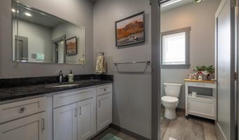 5 Cowboy Dr, Clark, WY 82435