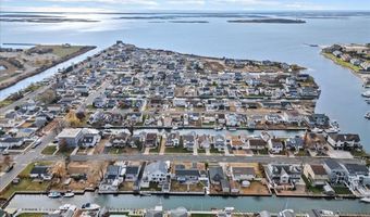 16 Gibbs Rd, Amity Harbor, NY 11701