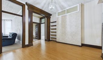 2009 Seminary St, Alton, IL 62002