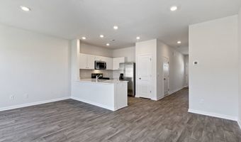 221 Maddox Dr, Aberdeen, NC 28315