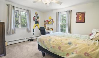 15 Roosevelt Dr, Bedford, NH 03110