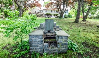 34 Valerie Ln, Danbury, CT 06811