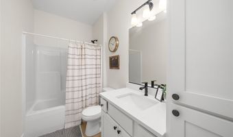 3827 NW Reinhart Dr, Ankeny, IA 50023