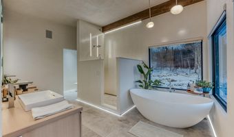 289 Ledgewood Dr, Bethlehem, NH 03574