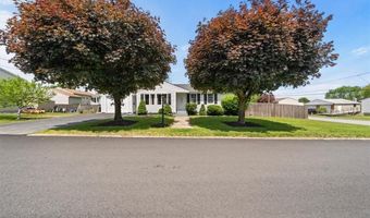 26 City View Pkwy, Johnston, RI 02919