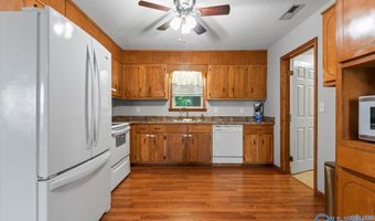 2097 Needmore Rd, Albertville, AL 35950