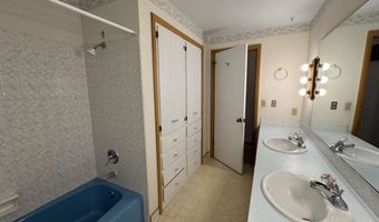 2503 E HARMON St, Appleton, WI 54915