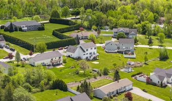 40 Hillview Dr, Bangor, ME 04401