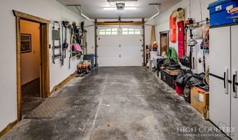 262 Red Tailed Hawk Rd, Banner Elk, NC 28604