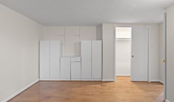 4100 DOWNING St, Annandale, VA 22003