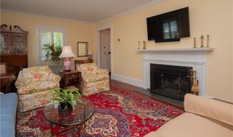 198 Gibbs Ave, Newport, RI 02840