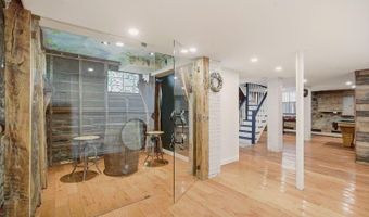 8 Champlin St, Newport, RI 02840