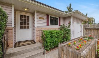 886 LINN Ave, Oregon City, OR 97045