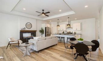 768 Clover Hill Dr, North Liberty, IA 52317