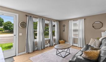 17 Linwood Dr, Coventry, RI 02816