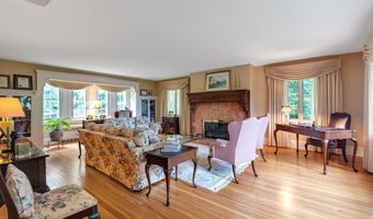 13 Serpentine Dr, Middletown, NJ 07748