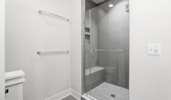 6924 ROCKLEDGE Dr, Bethesda, MD 20817