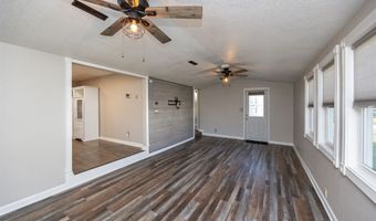 209 4th St SE, Altoona, IA 50009