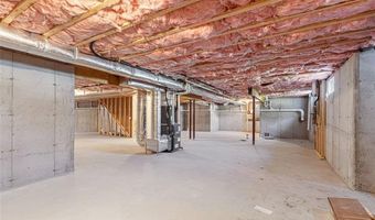 8 Lyn Ct, Cumberland, RI 02864