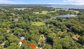 6 North Ln, Barrington, RI 02806