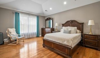75 Bowlby St, Andover, NJ 07801