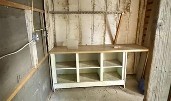 20 1st Ave E, Deaver, WY 82421