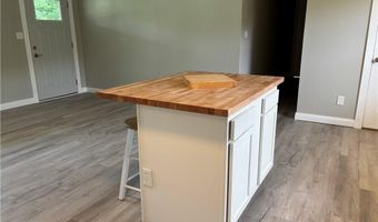 2318 N Lakeview Dr, Austin, IN 47102