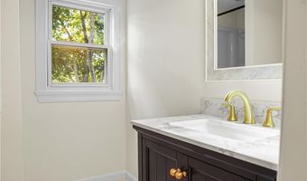 149 Yeoman Ave, Cranston, RI 02920