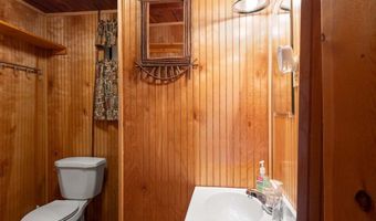 3 Lyons Ln, Cascade, ID 83611