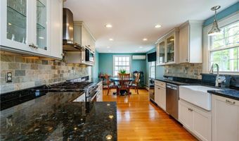 42 Grasslands Rd, East Greenwich, RI 02818