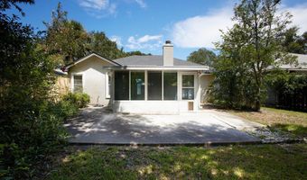 1524 LINKSIDE Dr, Atlantic Beach, FL 32233
