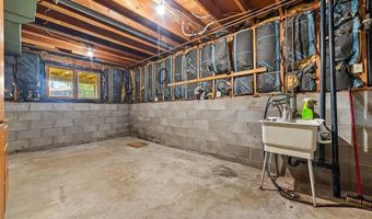 1088 Whitney Dr, Apple Valley, MN 55124