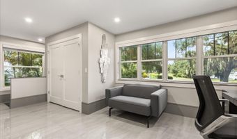 808 EDGEWATER Dr, Orlando, FL 32804