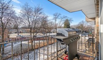 215 S Hale St 9B, Addison, IL 60101