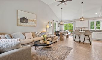 361 Long Shores Dr, Barrington, NH 03825