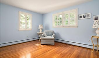 70 High Ridge Dr, Cumberland, RI 02864