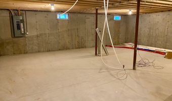 47 Woodbrey Ln, Standish, ME 04084