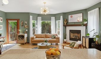 62 N Mountain Ave, Ashland, OR 97520