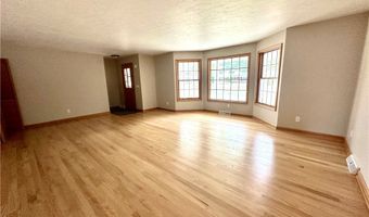 707 Greenlawn Dr, Amherst, OH 44001