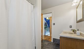 11 Old County Rd, Appleton, ME 04862