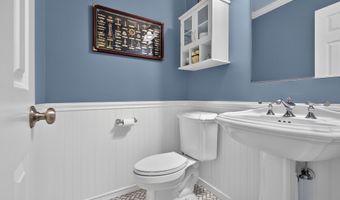 2 Oleander Dr, Clinton, CT 06413