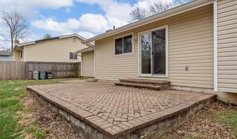 215 Shadyoak Dr, Ballwin, MO 63021