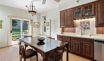 245 Eustis Ave B, Newport, RI 02840