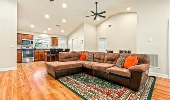 807 W LONGLEAF Dr 15, Auburn, AL 36832