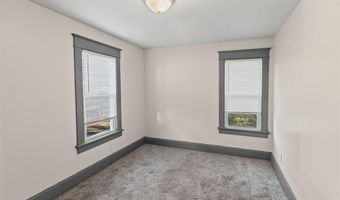 725 Park Dr, Alton, IL 62002