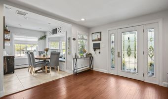 28 W Park Ave, Belford, NJ 07718