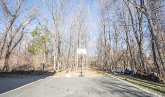 138 S Salem St, Andover, NJ 07801