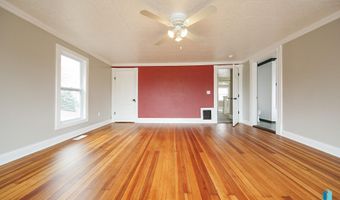 111 N 6th St, Beresford, SD 57004